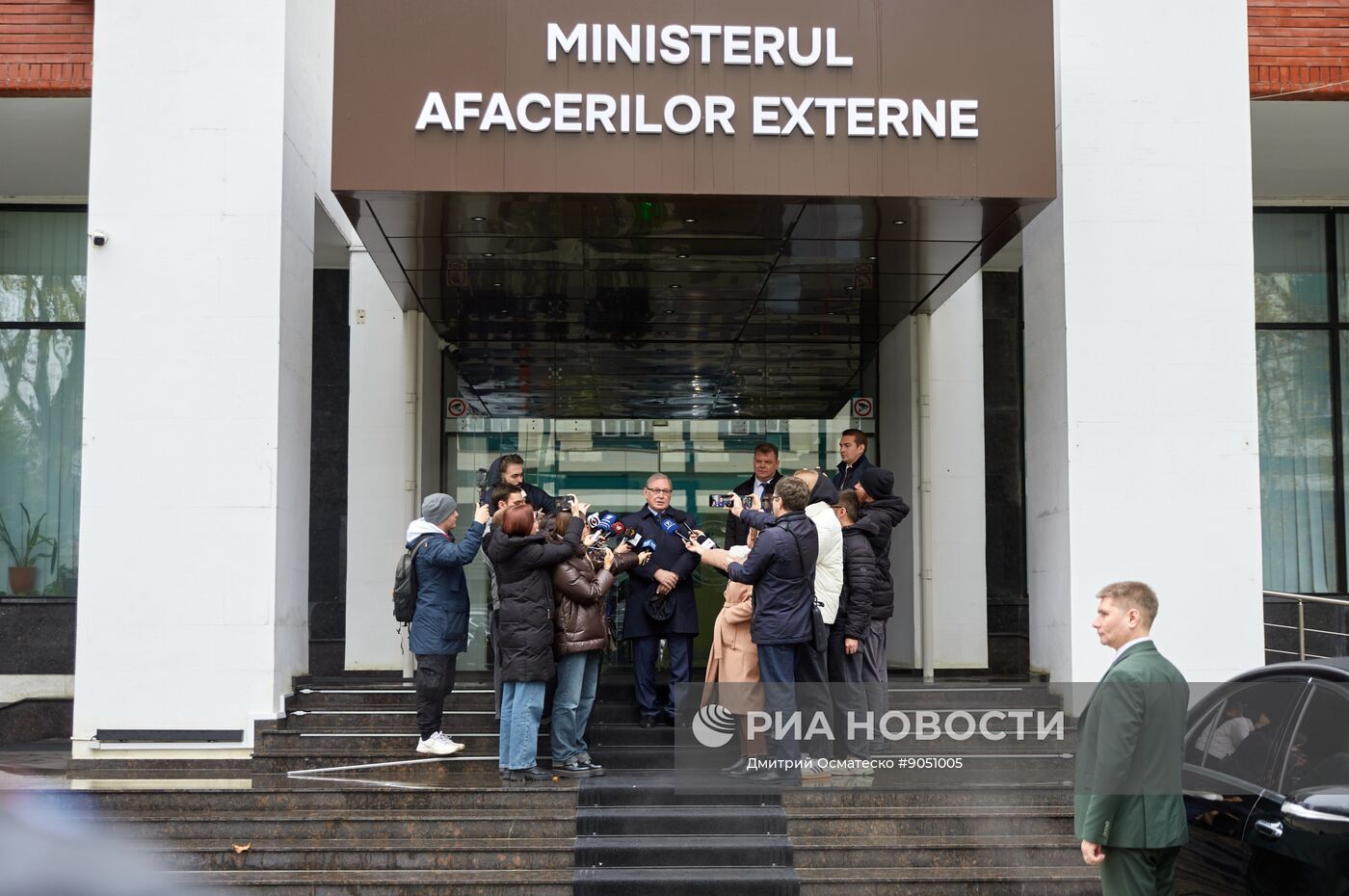 Посол РФ в Молдавии Олег Озеров прибыл в МИД республики