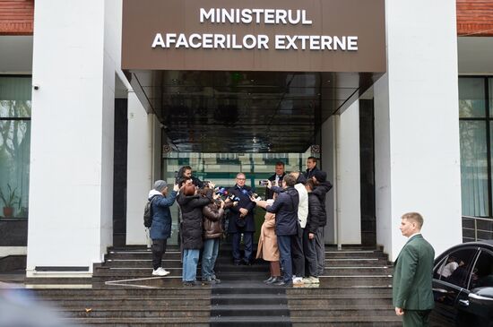 Посол РФ в Молдавии Олег Озеров прибыл в МИД республики