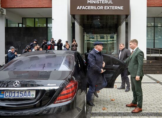 Посол РФ в Молдавии Олег Озеров прибыл в МИД республики