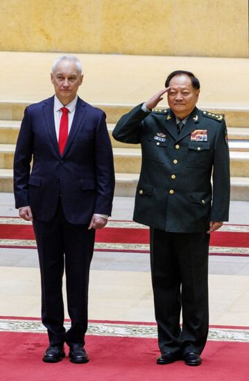 Министр обороны РФ Андрей Белоусов провел переговоры с зампредседателя Центрального военного совета КНР