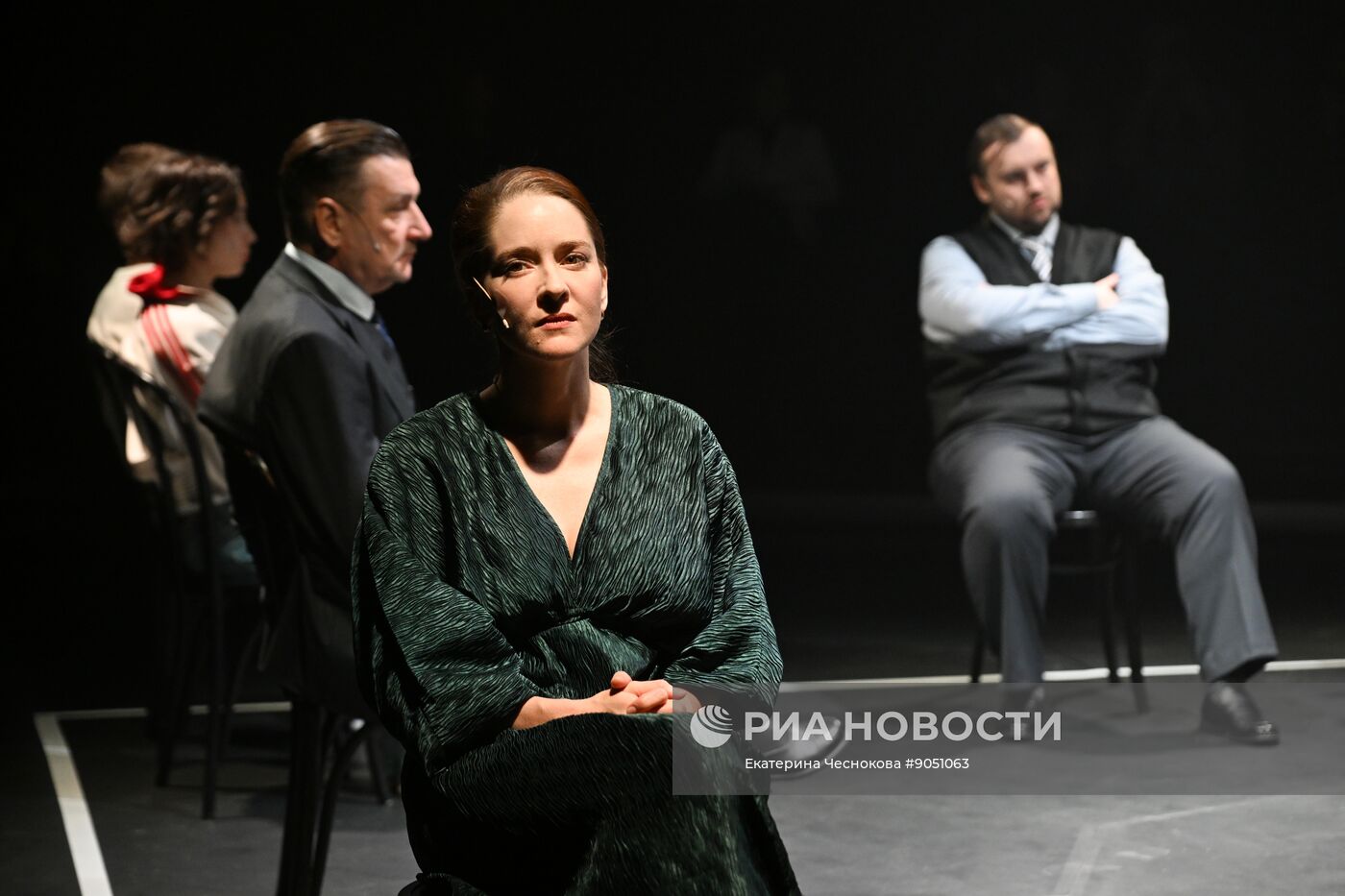 Спектакль "Последние" в театре "Шалом"