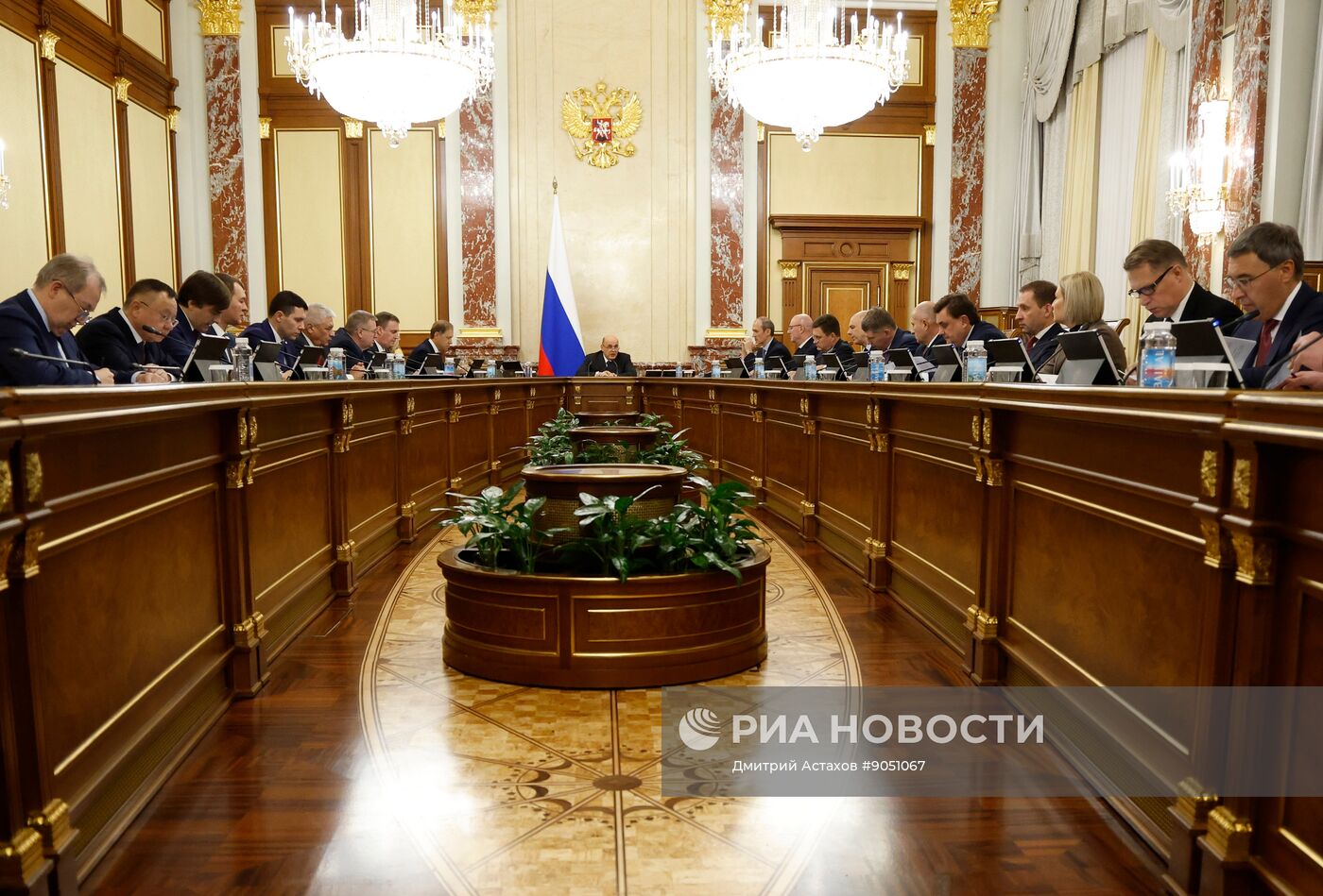 Премьер-министр Михаил Мишустин провел заседание правительства РФ