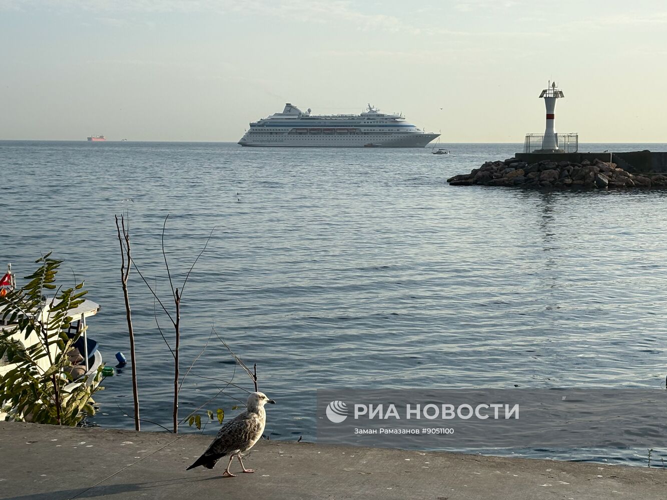 Порт Стамбула не принял круизный лайнер Astoria Grande из России