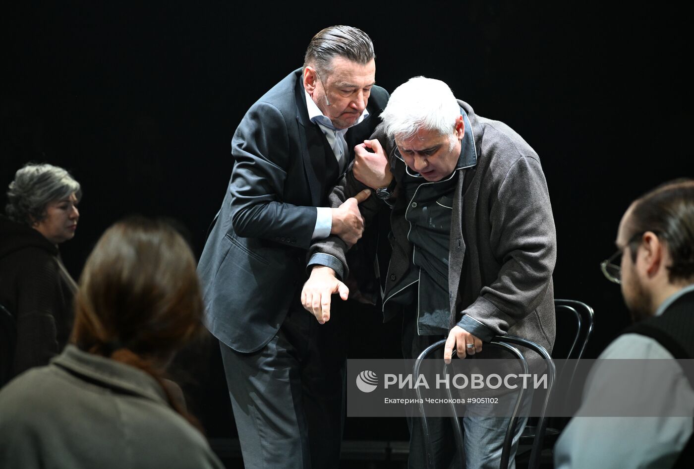 Спектакль "Последние" в театре "Шалом"