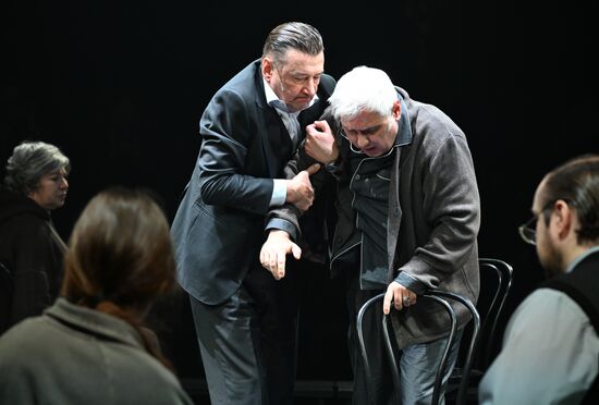 Спектакль "Последние" в театре "Шалом"