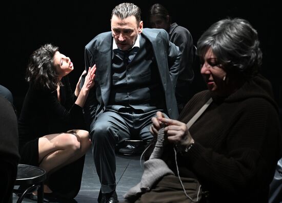 Спектакль "Последние" в театре "Шалом"