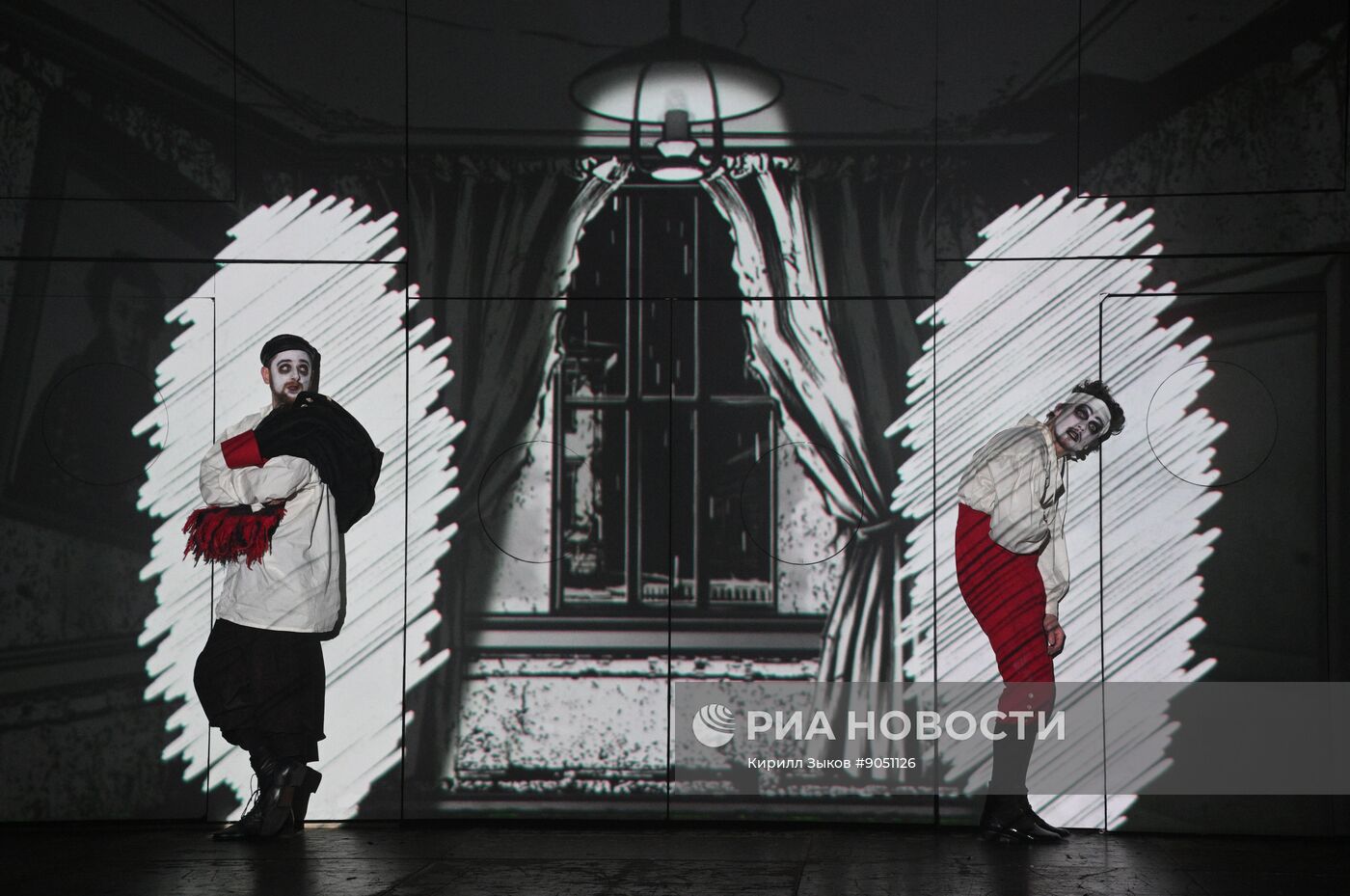 Спектакль "Ревизор: комедия в стихах" в Московском Губернском театре