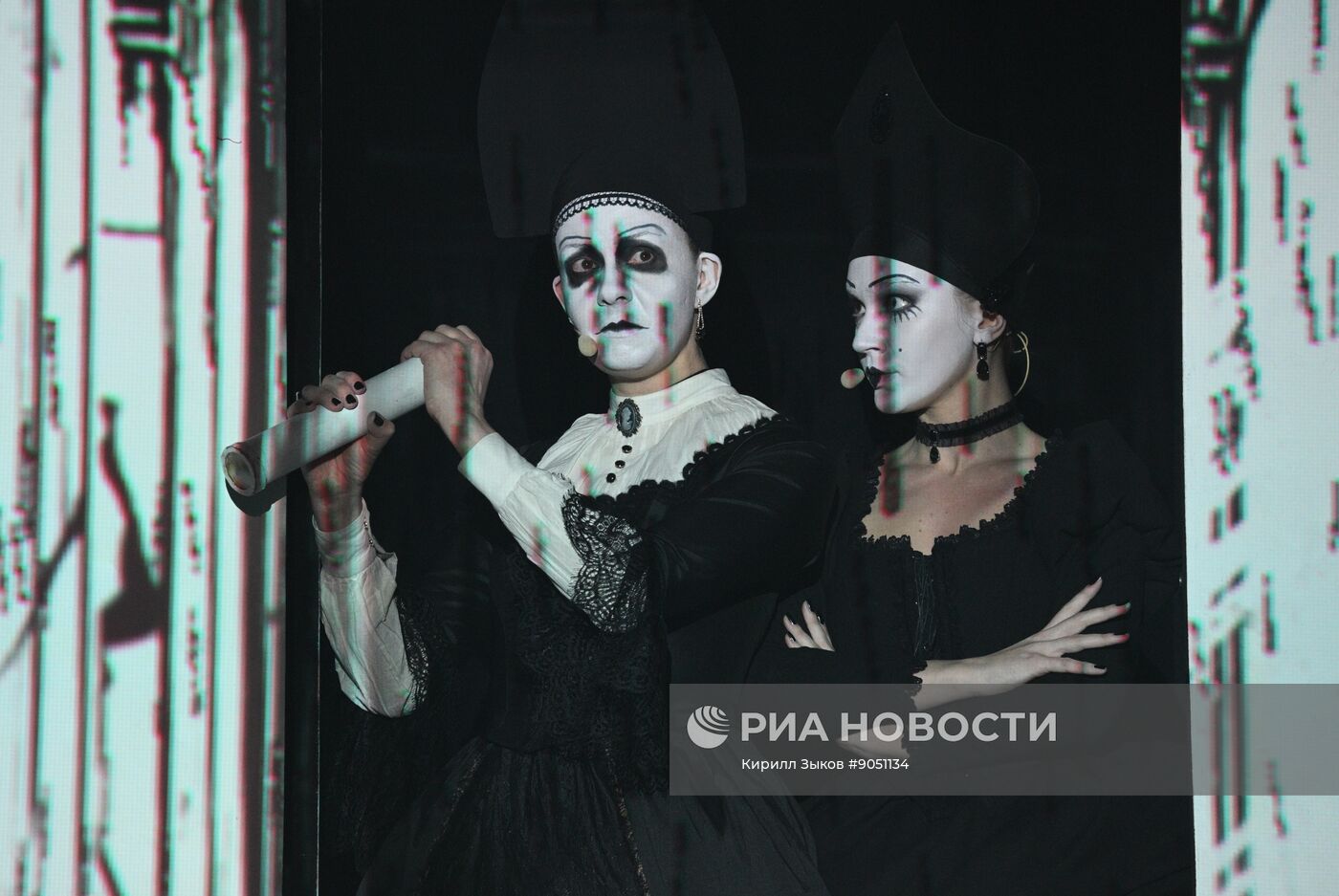 Спектакль "Ревизор: комедия в стихах" в Московском Губернском театре