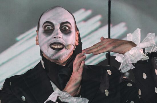 Спектакль "Ревизор: комедия в стихах" в Московском Губернском театре