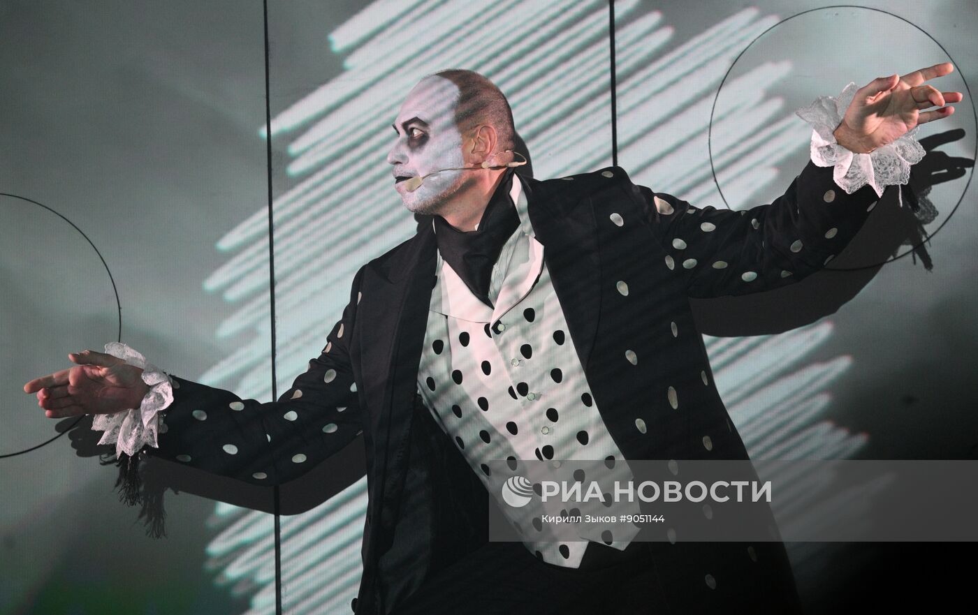 Спектакль "Ревизор: комедия в стихах" в Московском Губернском театре