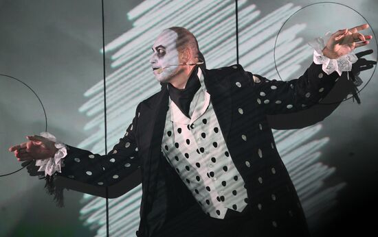 Спектакль "Ревизор: комедия в стихах" в Московском Губернском театре