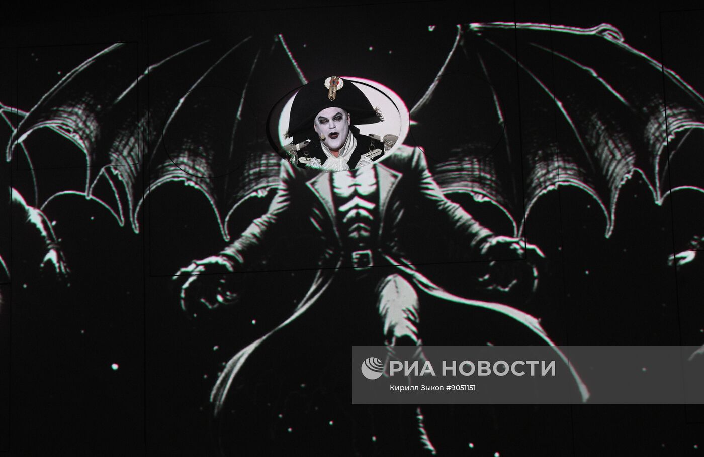 Спектакль "Ревизор: комедия в стихах" в Московском Губернском театре