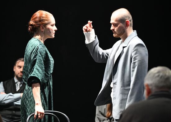 Спектакль "Последние" в театре "Шалом"