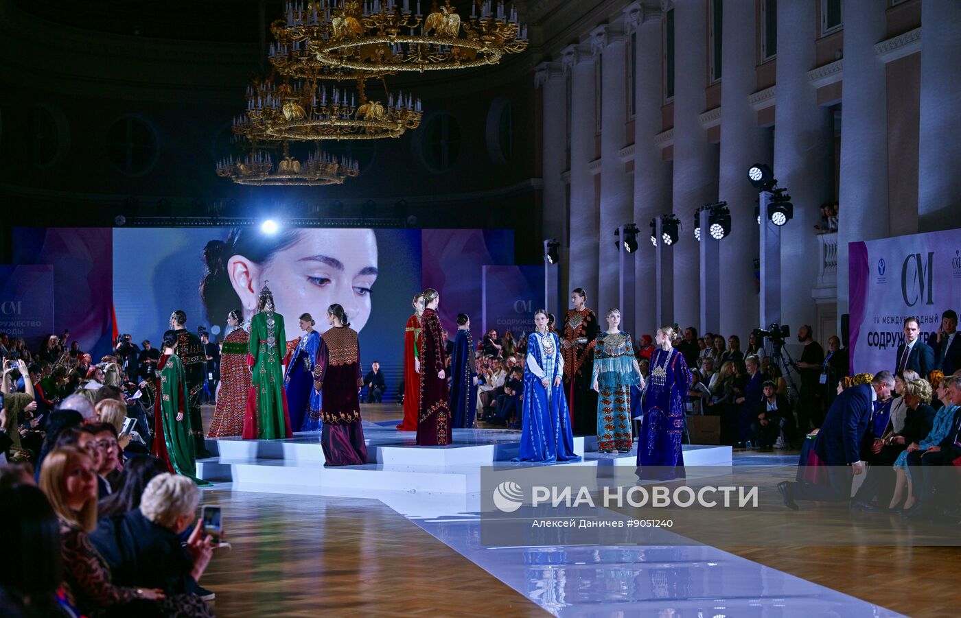 Модный показ форума "Содружество моды"