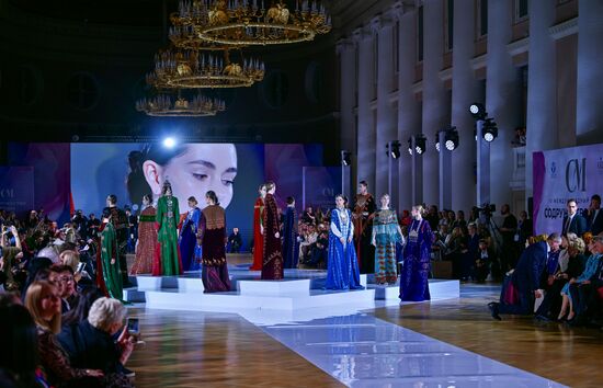 Модный показ форума "Содружество моды"