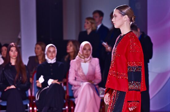 Модный показ форума "Содружество моды"