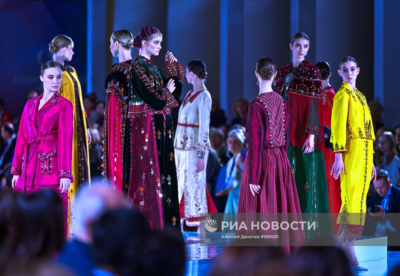 Модный показ форума "Содружество моды"