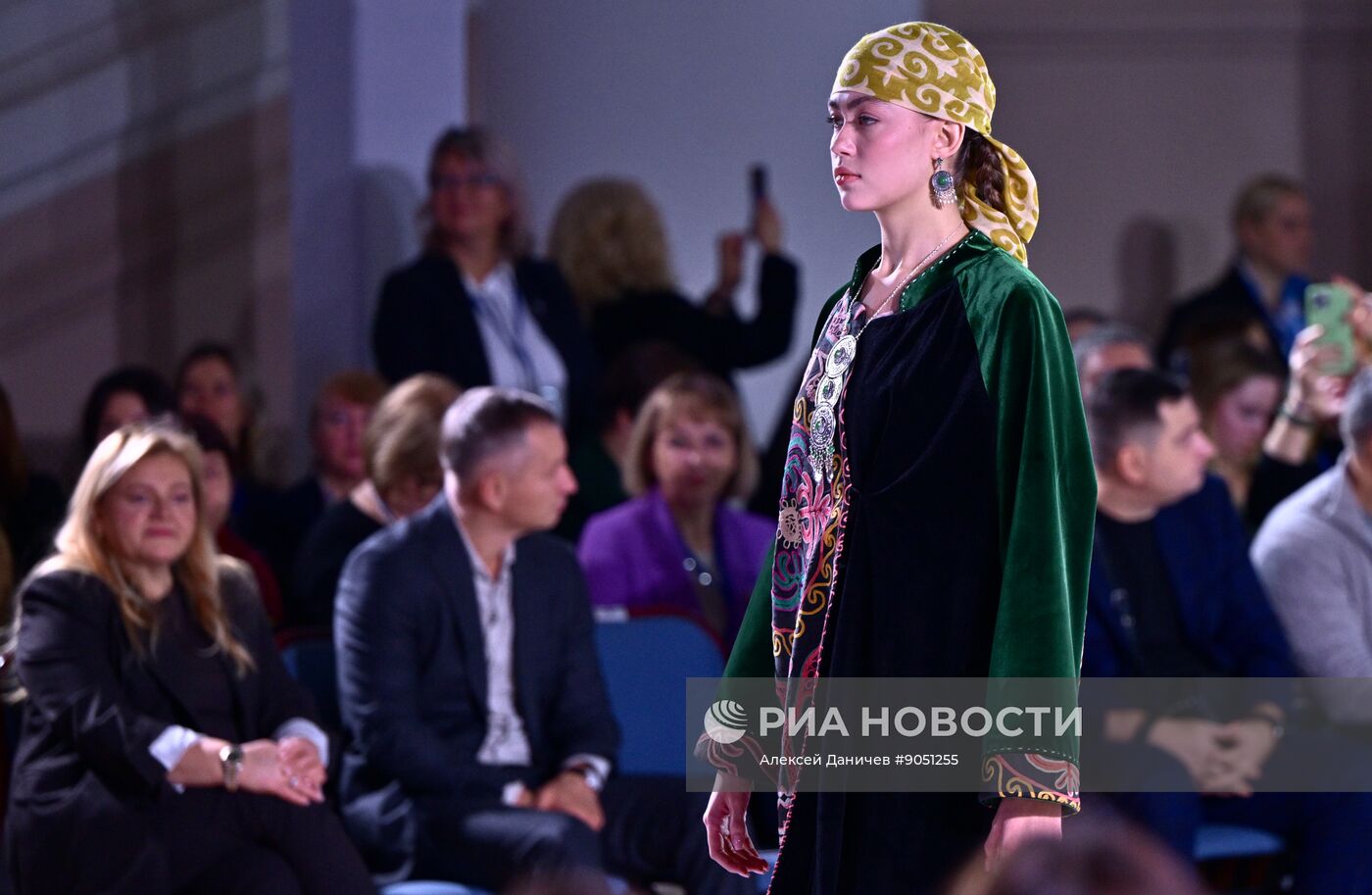 Модный показ форума "Содружество моды"