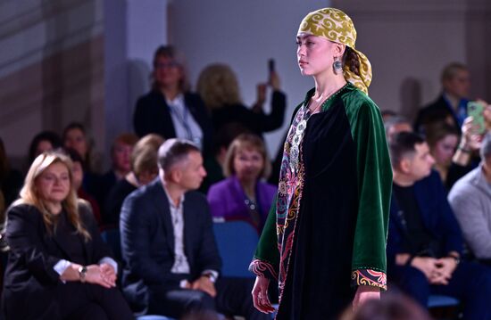 Модный показ форума "Содружество моды"