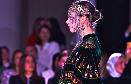 Модный показ форума "Содружество моды"