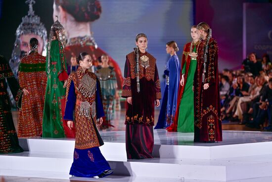 Модный показ форума "Содружество моды"