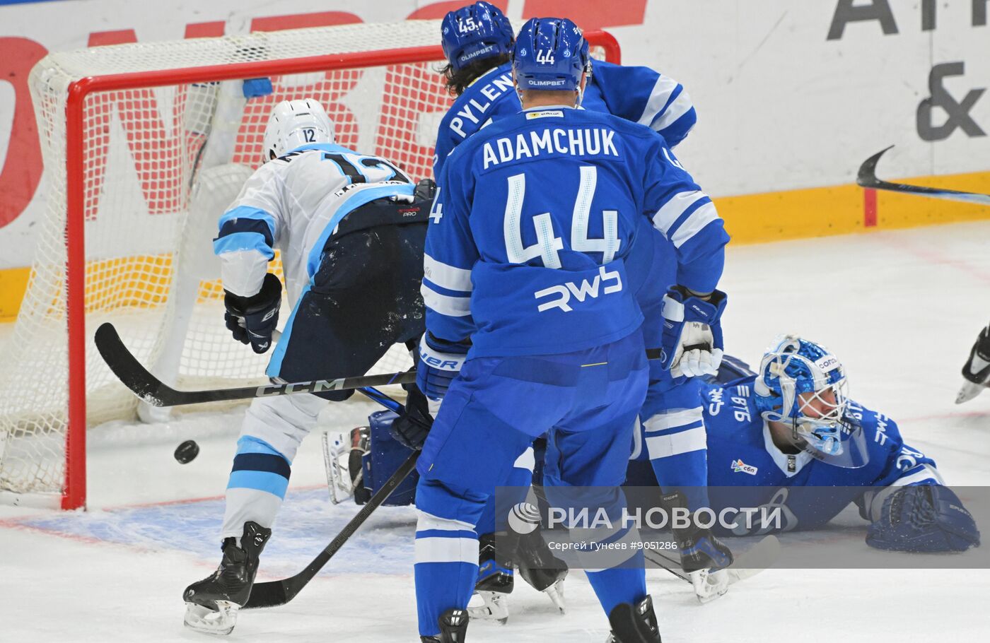 Хоккей. КХЛ. "Динамо М" - "Сибирь" (Новосибирск)