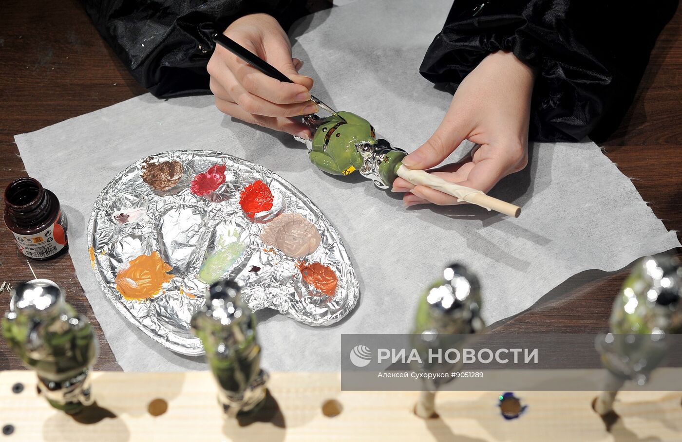 Роспись новогодних игрушек