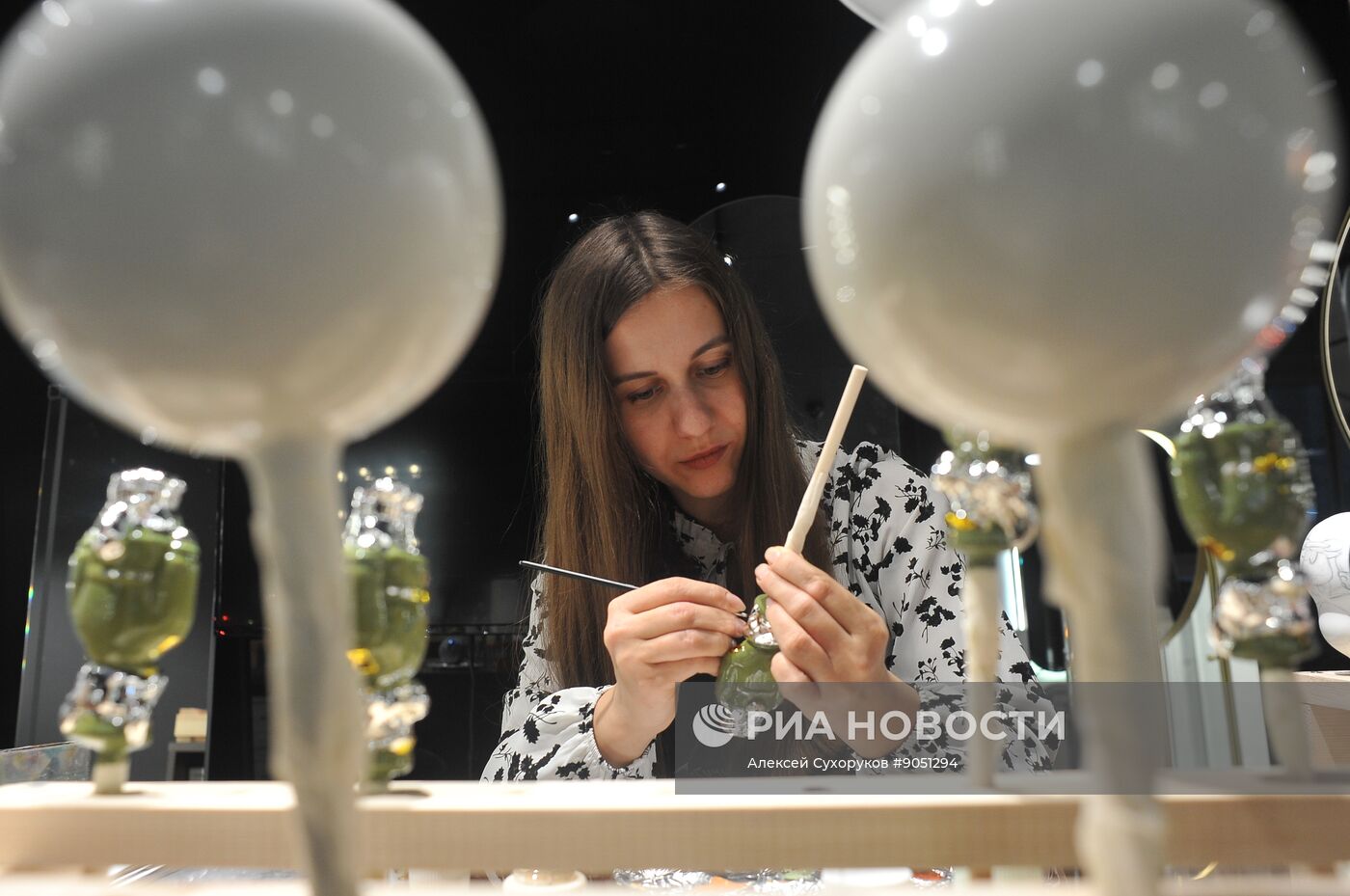 Роспись новогодних игрушек