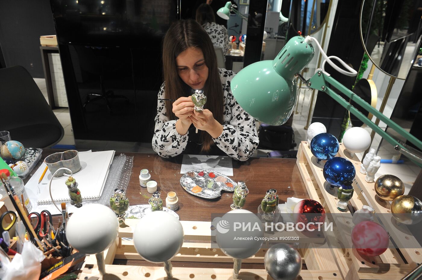 Роспись новогодних игрушек