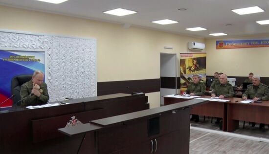 Президент Владимир Путин посетил командный пункт группировки "Запад"