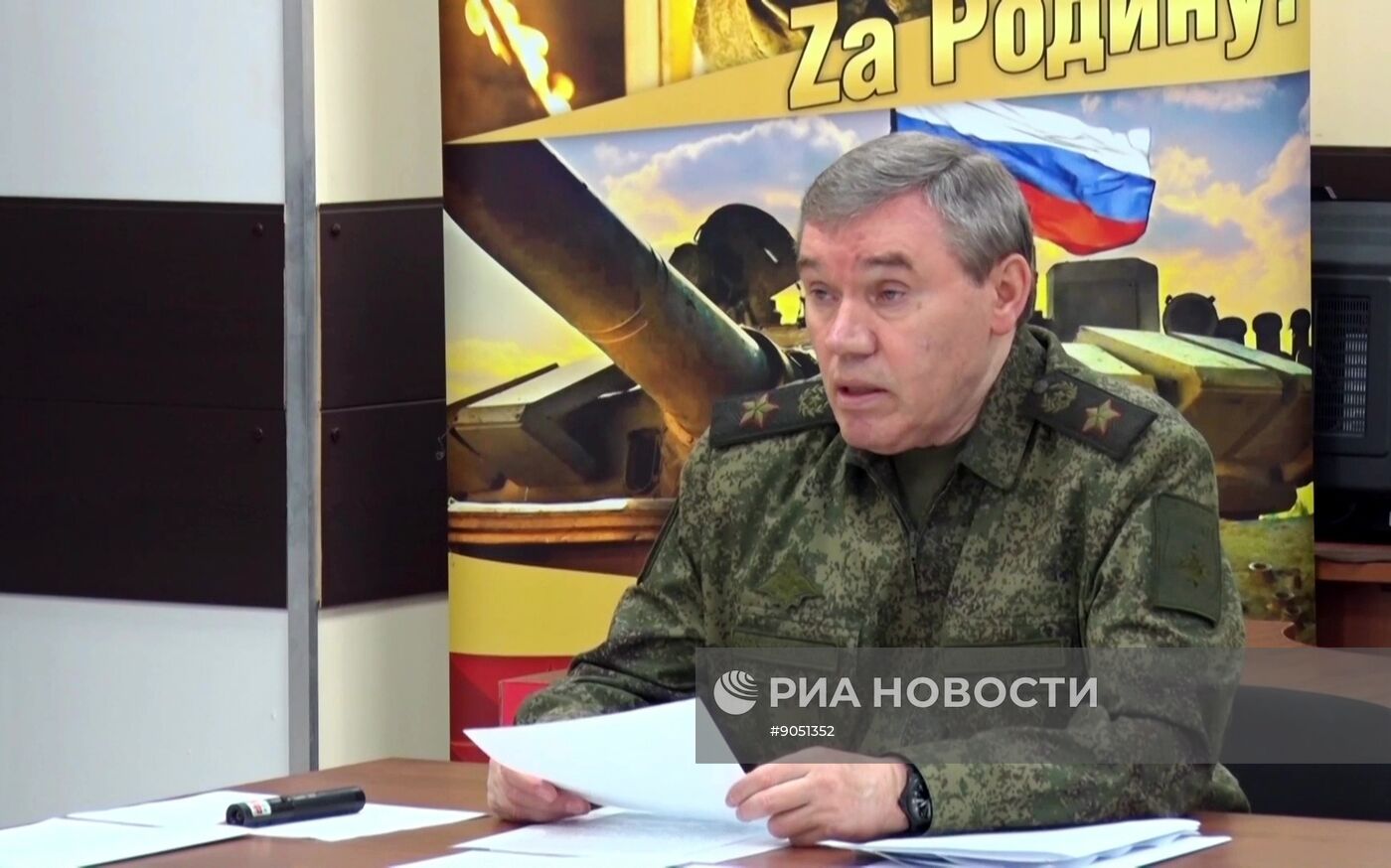 Президент Владимир Путин посетил командный пункт группировки "Запад"