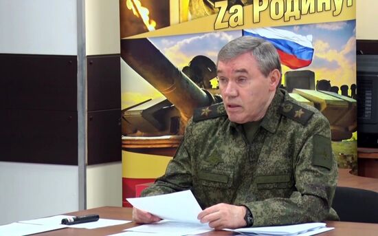 Президент Владимир Путин посетил командный пункт группировки "Запад"