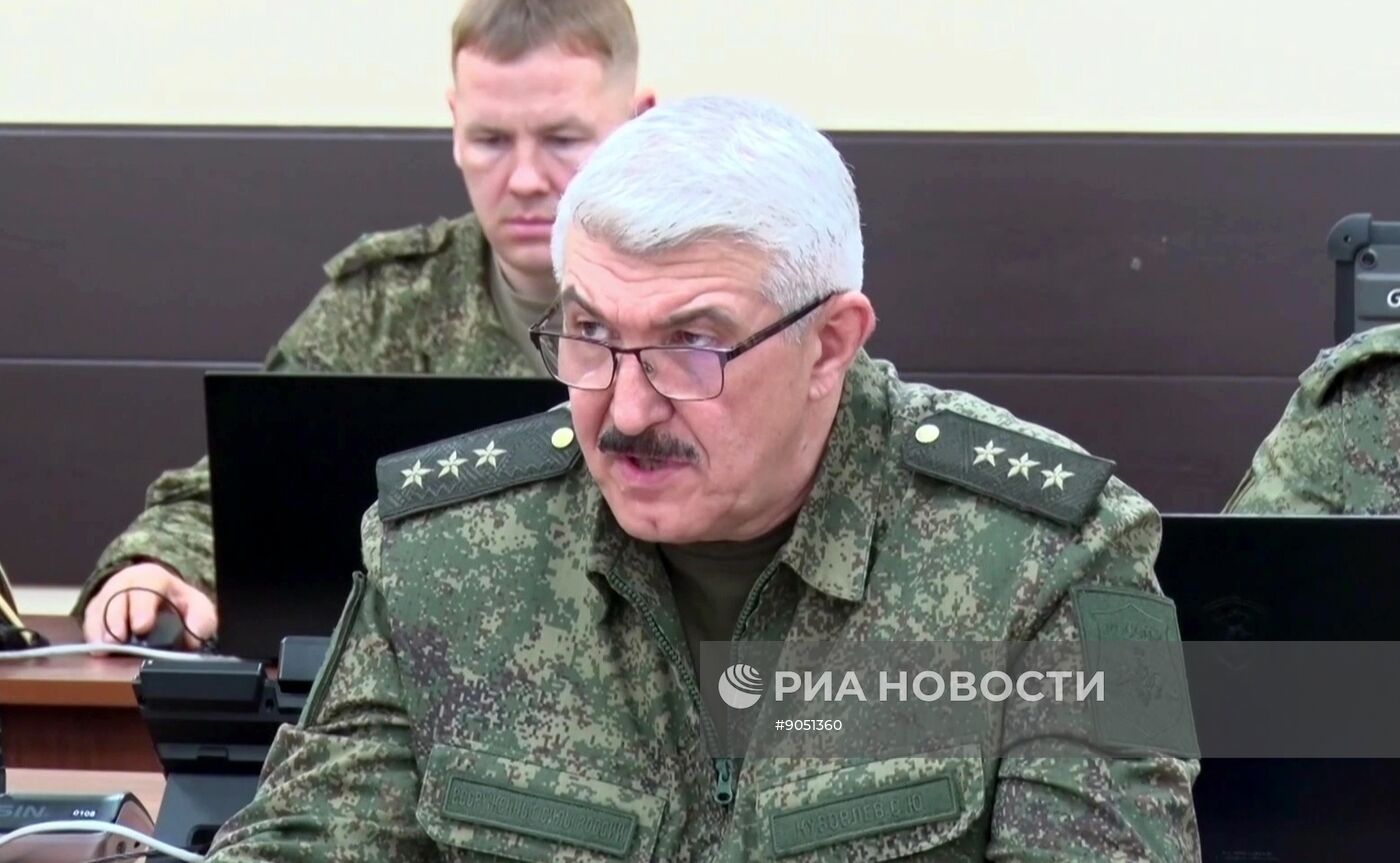 Президент Владимир Путин посетил командный пункт группировки "Запад"