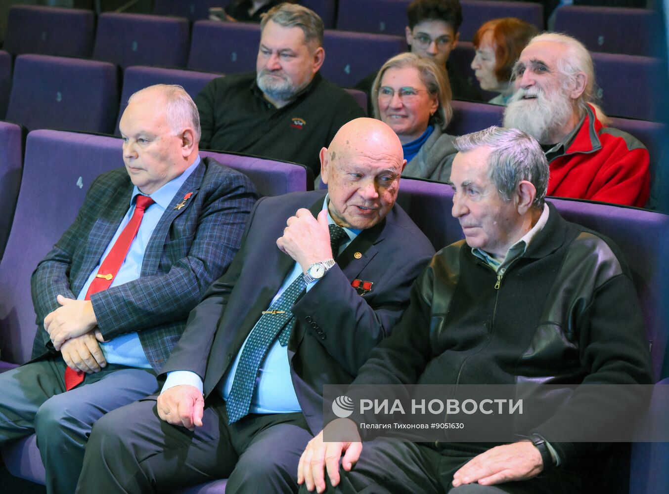 Презентация новой модели часов "Союз  Аполлон" с метеоритом 