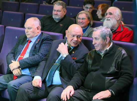 Презентация новой модели часов "Союз  Аполлон" с метеоритом 