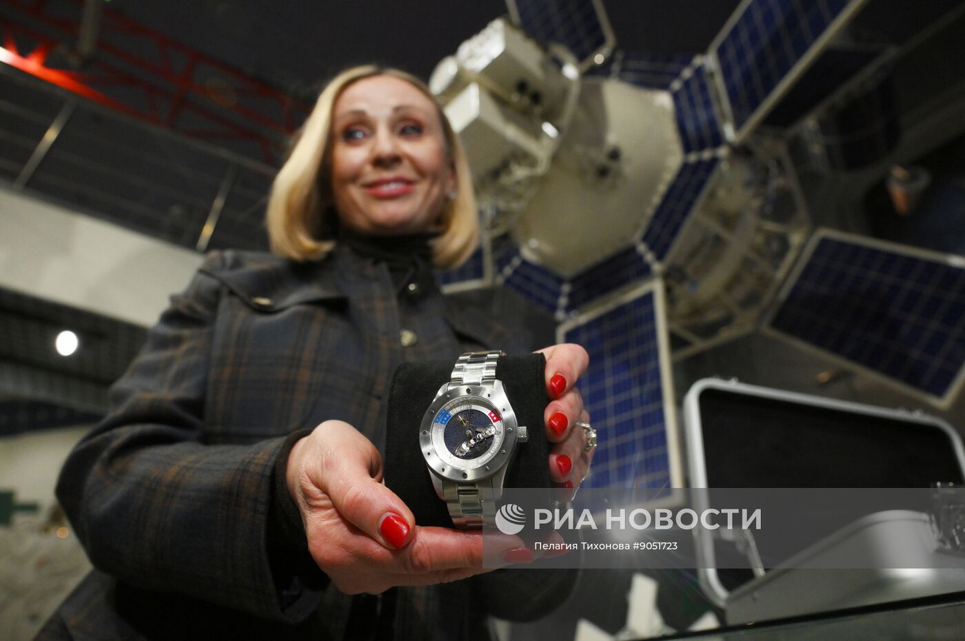 Презентация новой модели часов "Союз  Аполлон" с метеоритом 