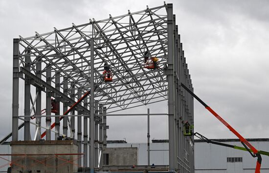 Строительство новых корпусов на Красноярском алюминиевом заводе