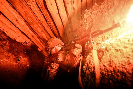 Отработка боевого слаживания военнослужащими 164-й мотострелковой бригады