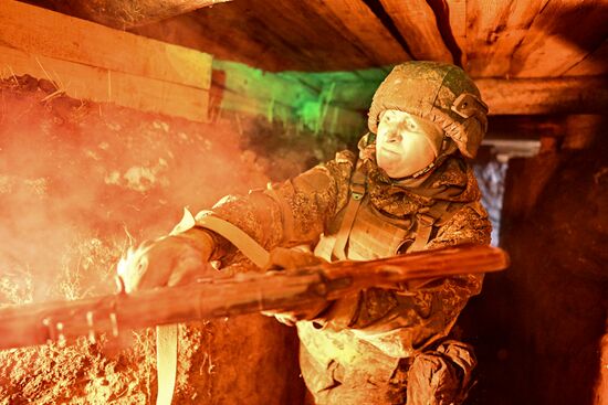 Отработка боевого слаживания военнослужащими 164-й мотострелковой бригады