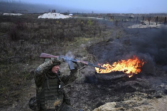 Отработка боевого слаживания военнослужащими 164-й мотострелковой бригады
