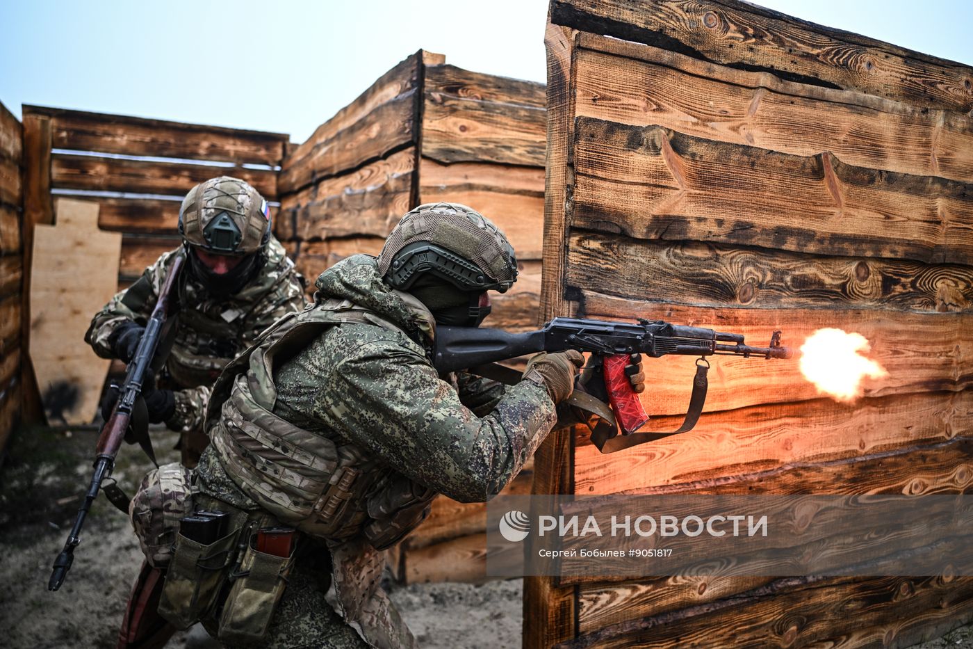 Отработка боевого слаживания военнослужащими 164-й мотострелковой бригады