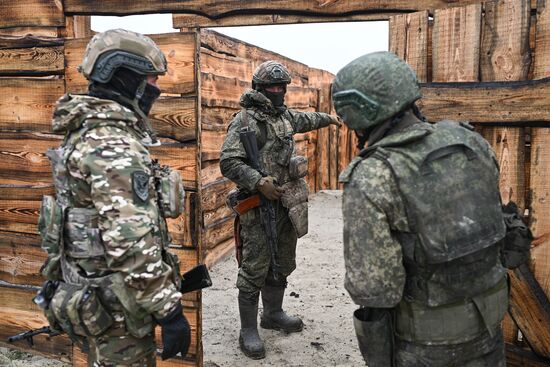 Отработка боевого слаживания военнослужащими 164-й мотострелковой бригады