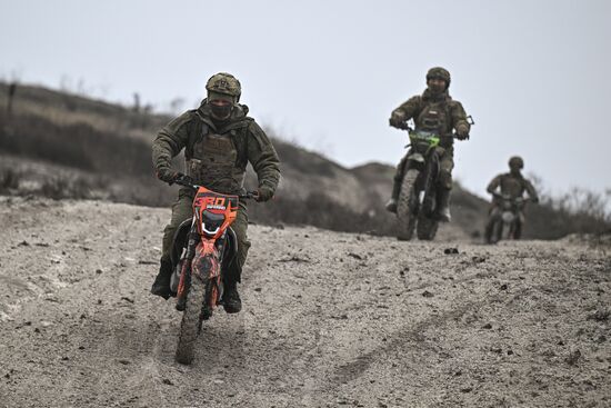 Отработка боевого слаживания военнослужащими 164-й мотострелковой бригады