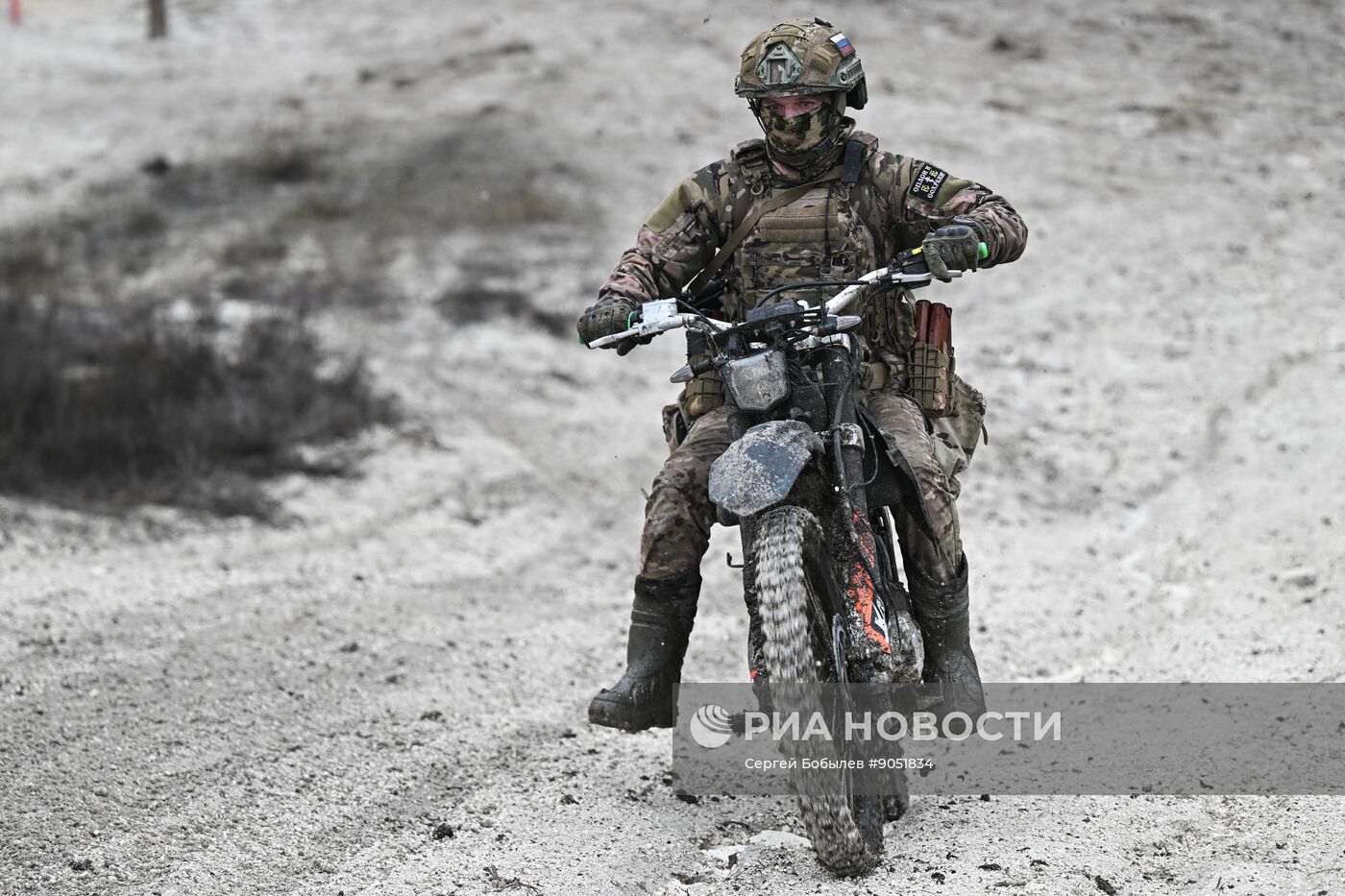 Отработка боевого слаживания военнослужащими 164-й мотострелковой бригады