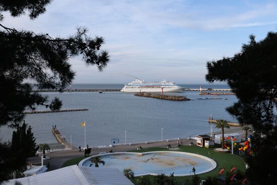 Прибытие круизного лайнера Astoria Grande в Сочи