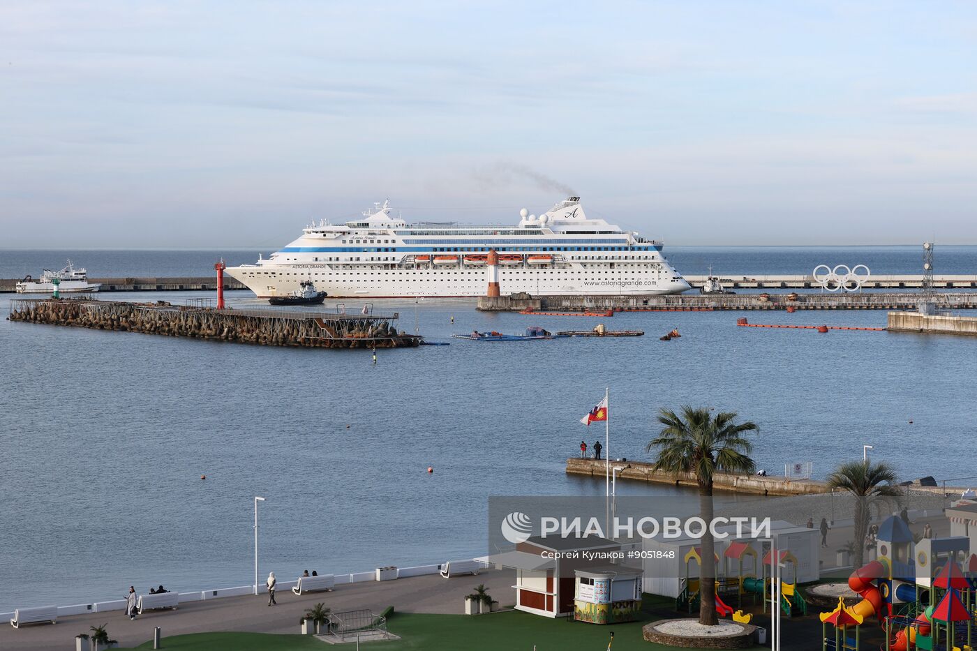 Прибытие круизного лайнера Astoria Grande в Сочи