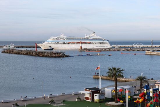 Прибытие круизного лайнера Astoria Grande в Сочи