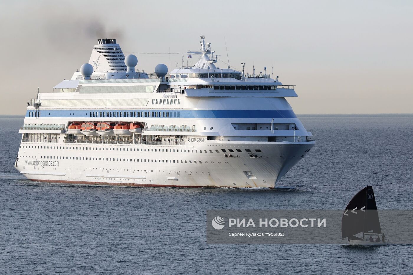 Прибытие круизного лайнера Astoria Grande в Сочи