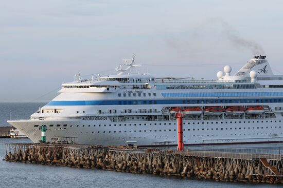 Прибытие круизного лайнера Astoria Grande в Сочи
