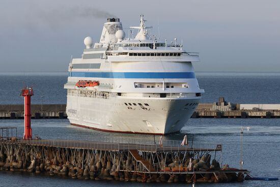 Прибытие круизного лайнера Astoria Grande в Сочи